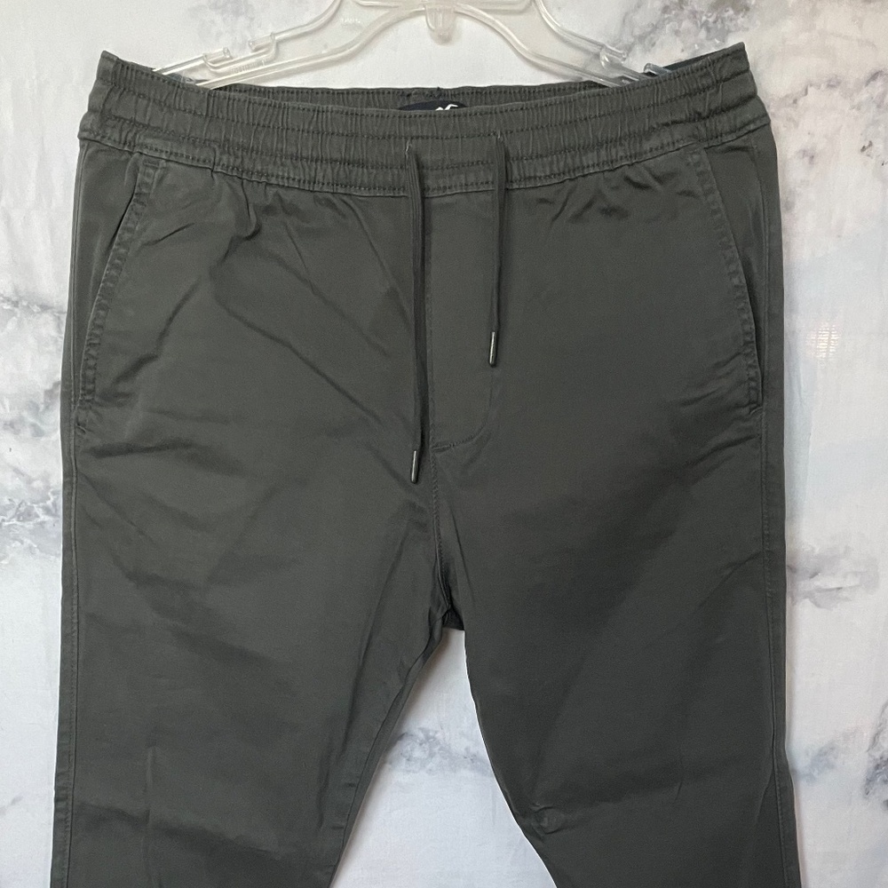 Men’s jogger pants